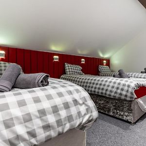 Quadruple Room Bathroom
